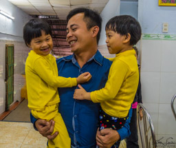 An is friends with these twin boys who are being raised in the orphanage.