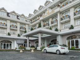 A photo of our hotel, The Sammy Hotel.