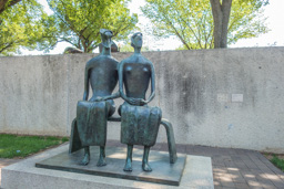 Hirschhorn Museum Sculpture Gardens, Moore.