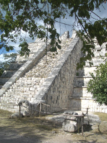 22chichenitza31.jpg  (67.8 Kb)