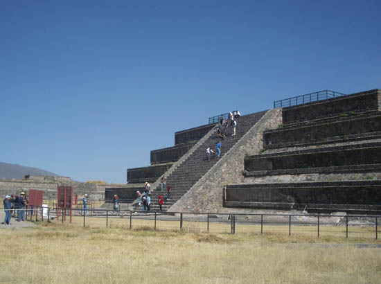 1175teotihuacan.jpg  (61.5 Kb)